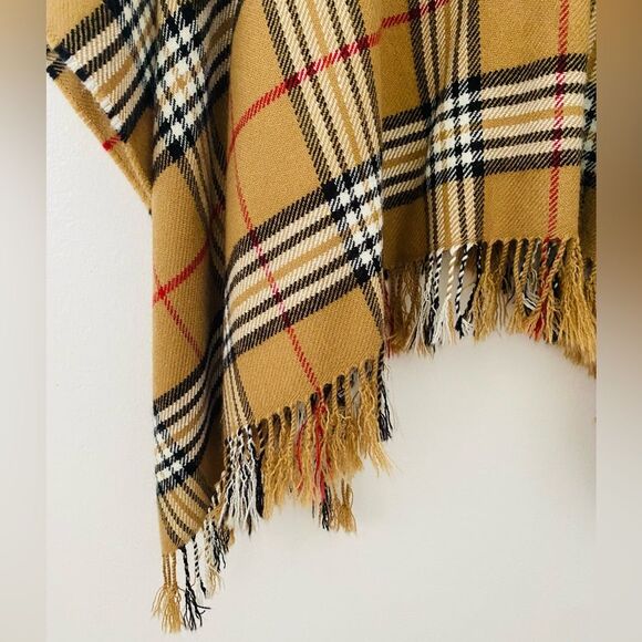 Check Plaid Fringe Poncho One size fits most Comfy Cozy - Picture 6 of 6